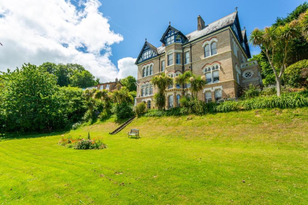Westwell Hall Guest Accommodation, Bed & Breakfast, Luxury Rooms Ilfracombe Exteriör bild